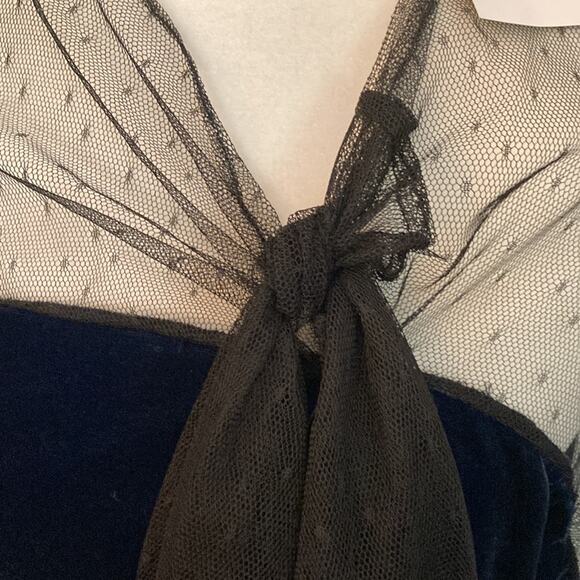 NWT BCBGMaxAzria Navy Velvet & Black Lace Sleeve Top Sz Small - Picture 9 of 11